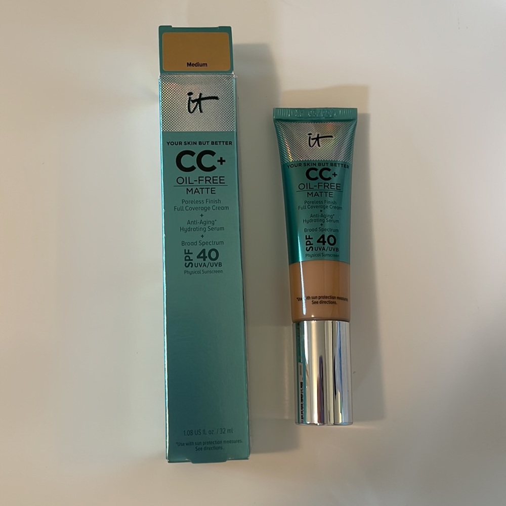 IT cosmetics CC+ Oil Free Matte MEDIUM with SPF 40 1.08 US fl oz / 32 ml